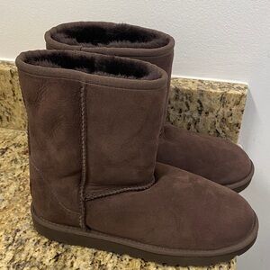 Ugg brown Suede Boots size 5  youth brand new